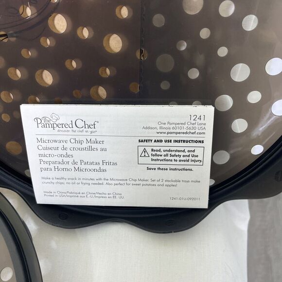 The Pampered Chef Microwave Chip Maker Silicone (Set of 2) 1241 - Picture 2 of 9